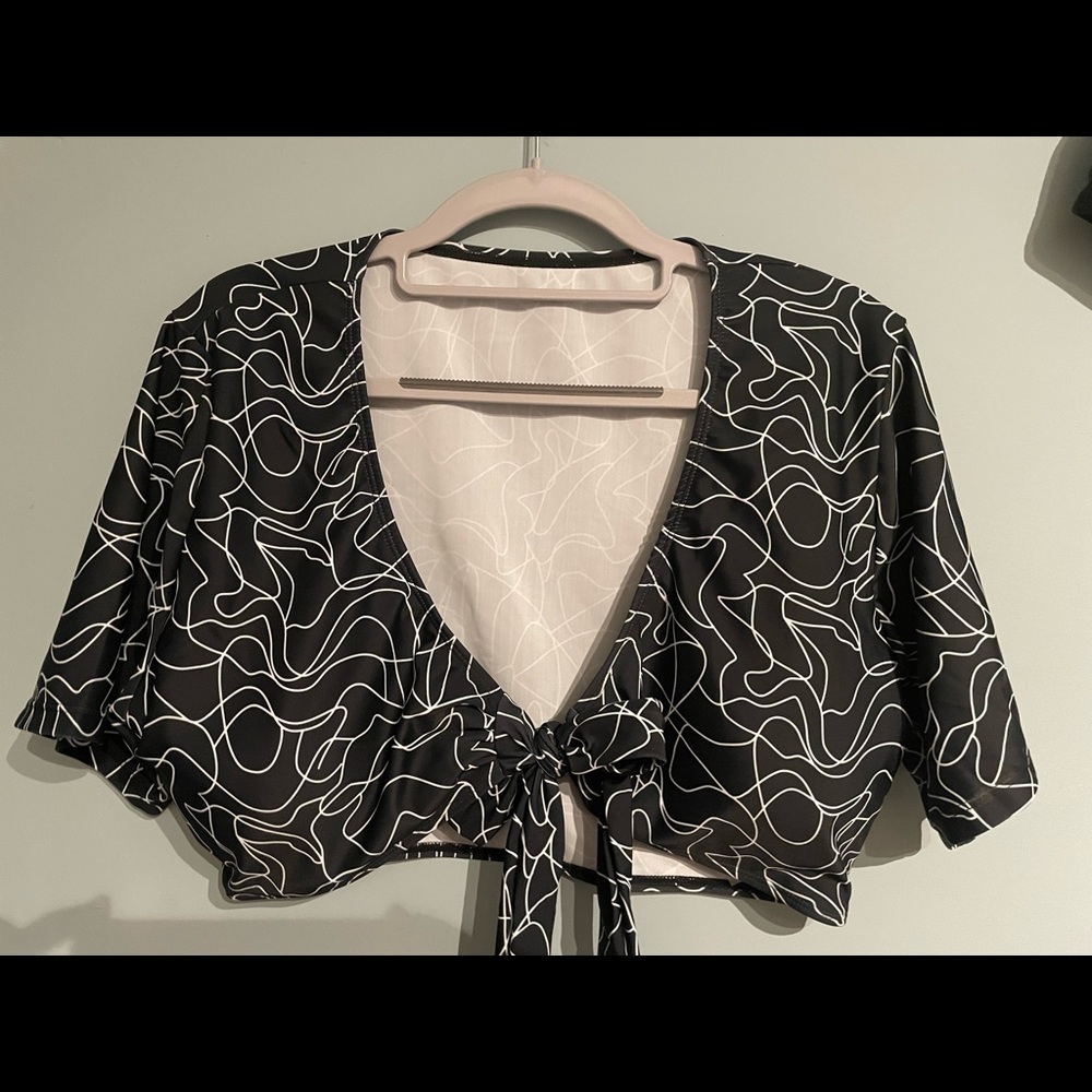 Sleeved Bikini w/bottoms Plus Size - EUC (bottoms never worn)